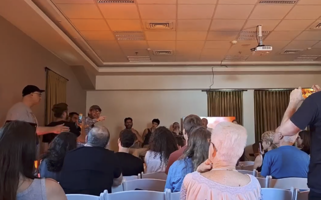 تهدید فیلم‌ساز فلسطینی